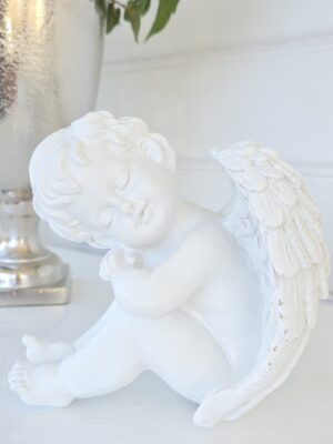Vit ängel prydnadsfigur. Besök blickfång.se