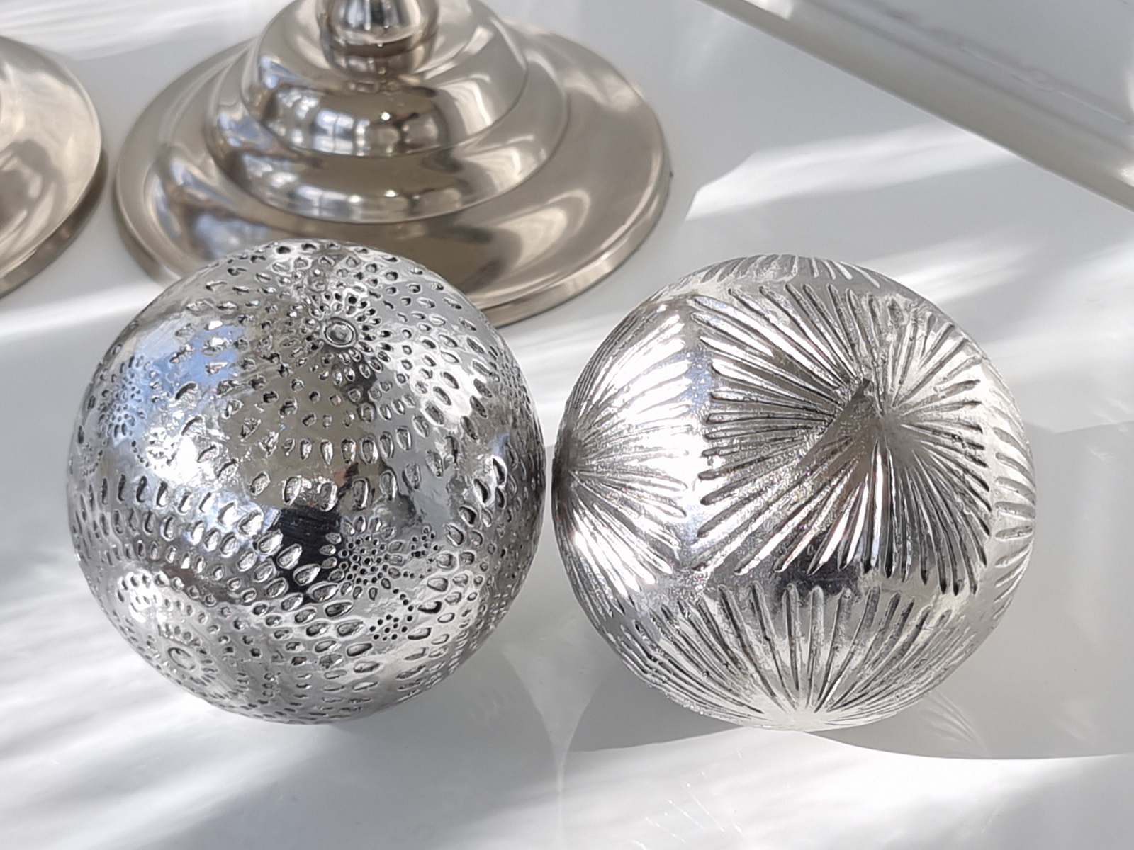 rund-kula-i-silver-for-dekoration-2