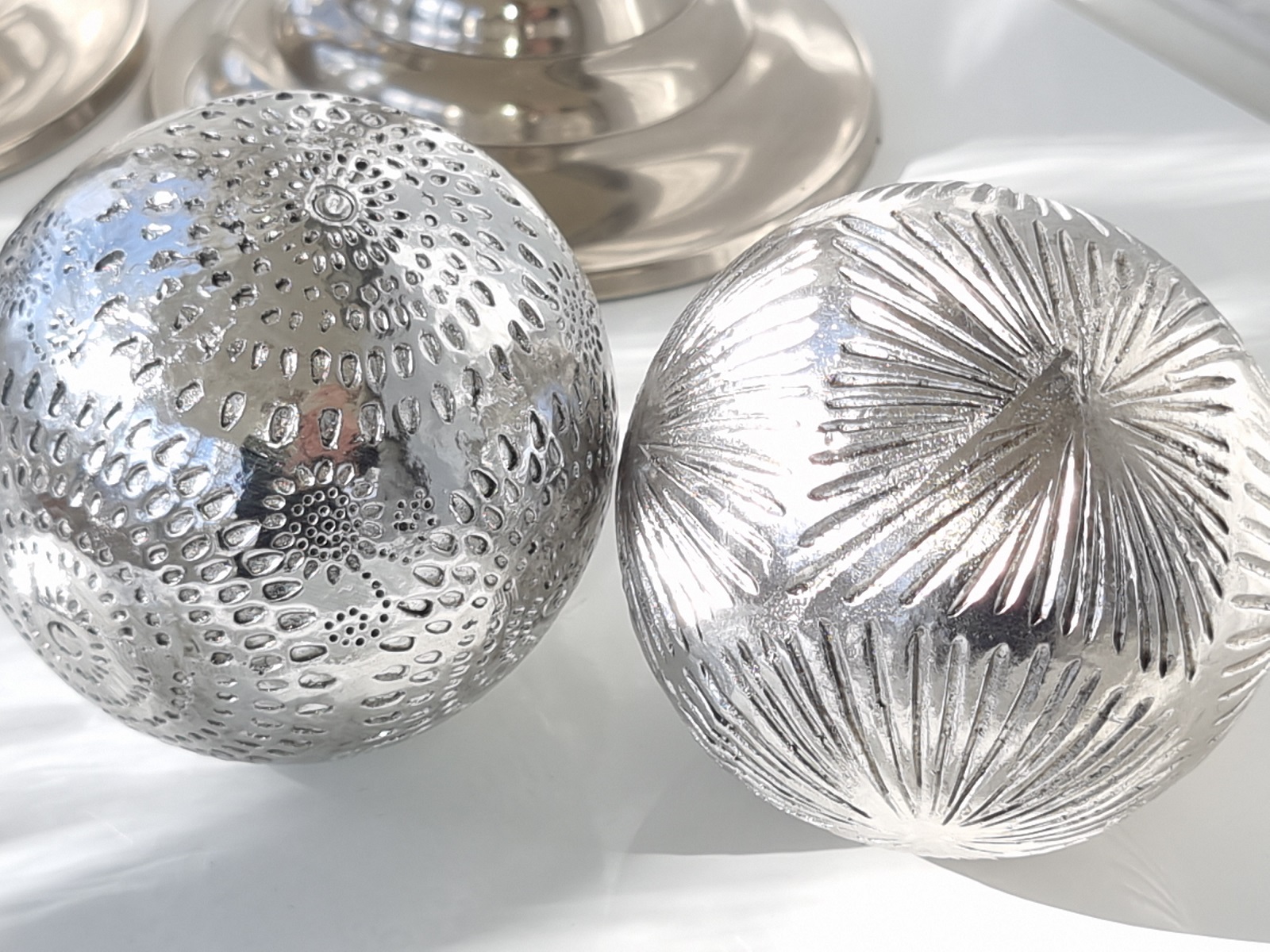 rund-kula-i-silver-for-dekoration-3