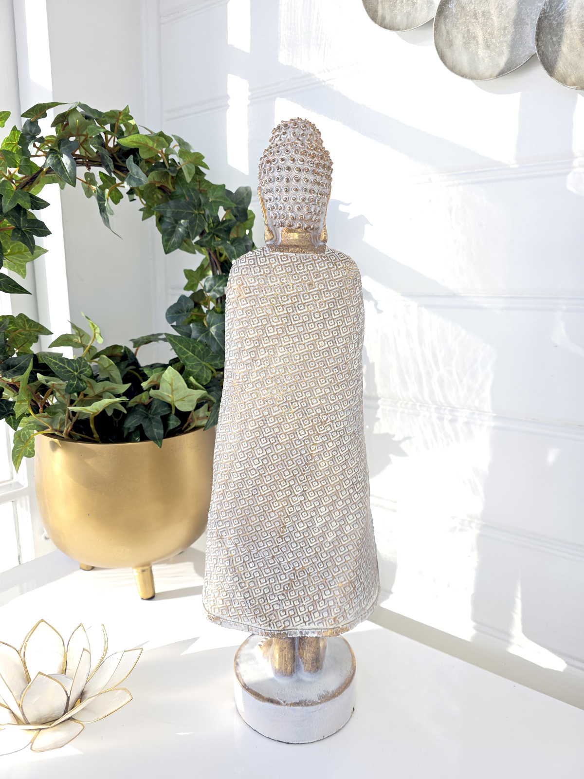 Buddha-staende-figur-for-dekoration-2