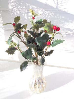 Konstgjord järnek bukett. Besök blickfång.se