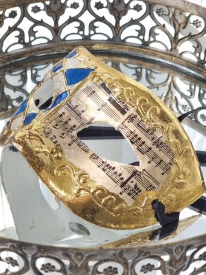 Mask dekoration i blått och guld. Besök blickfång.se