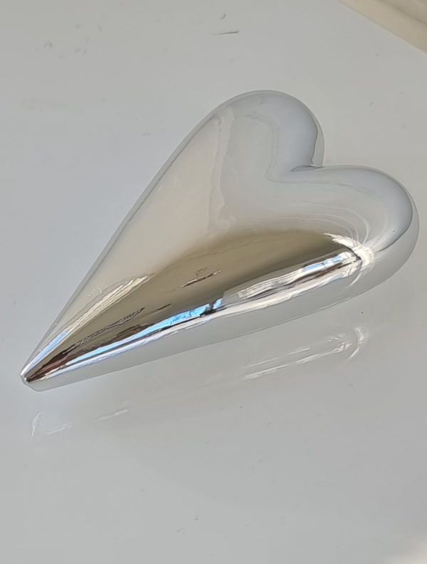 litet-hjarta-i-silver-for-dekoration