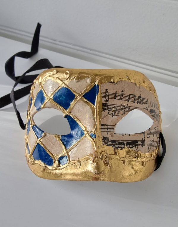 mask-dekoration-i-blatt-och-guld-1