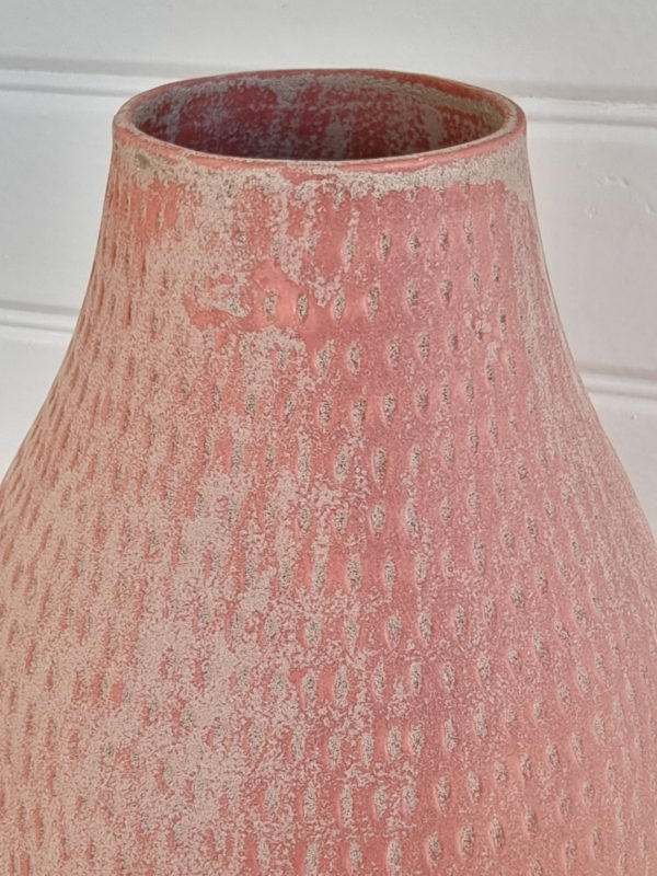 Stor-vas-i-rosa-keramik-2