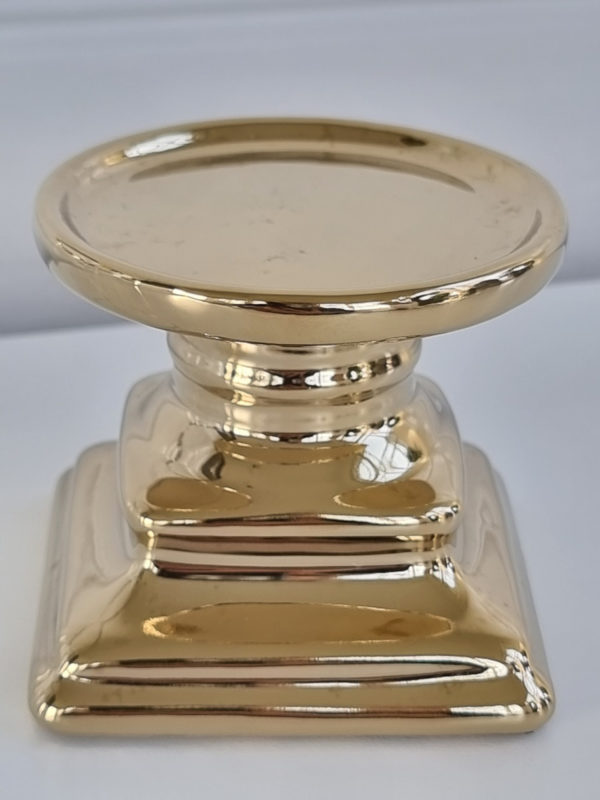 liten-ljuslykta-i-guld-med-glascylinder-3
