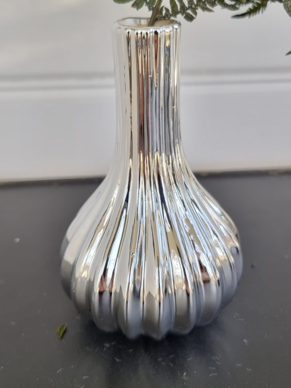 vas-med-rillor-i-silver-1