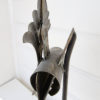 klamma-pa-fot-i-metall-lantstil-3