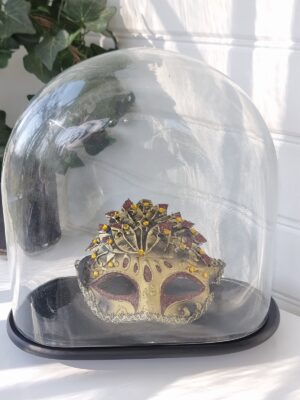 Brun och guld dekorationsmask. Besök blickfång.se