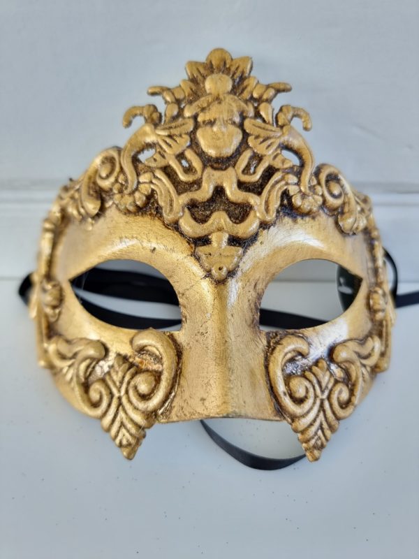 mask-i-guld-for-dekoration-1