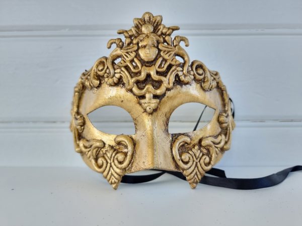 mask-i-guld-for-dekoration-3