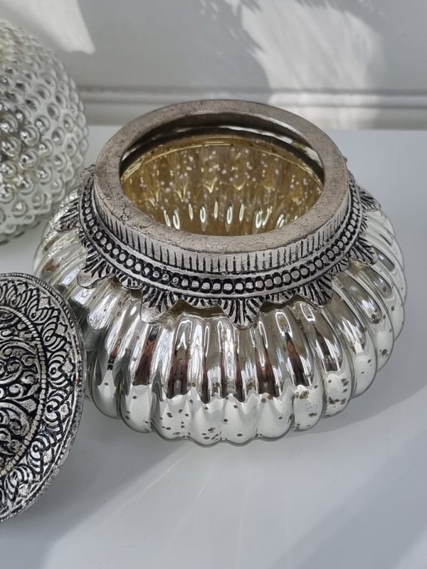 Glasburk-i-fattigmanssilver-med-lock-1