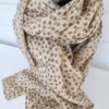 prickig-scarf-i-brun-och-beige-1