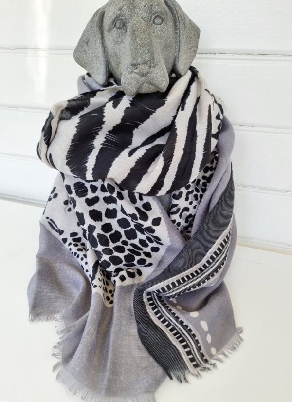 scarf-djurprint-svart-gratt-vitt