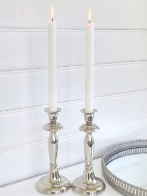 Klassisk ljusstake i silver. Besök blickfång.se
