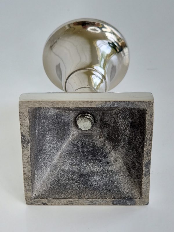 liten-silver-ljusstake-fyrkantig-fot-3