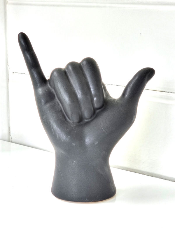 svart-hand-figur-call-me-2