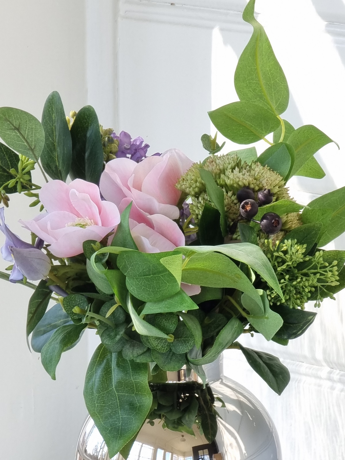 Konstgjord blombukett. Besök Blickfång.se