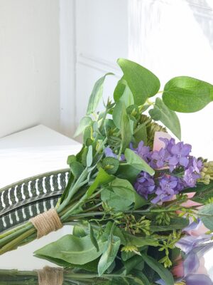 Konstgjord blombukett. Besök blickfång.se