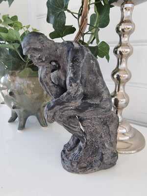Tänkaren rustik figur för dekoration. Besök blickfång.se