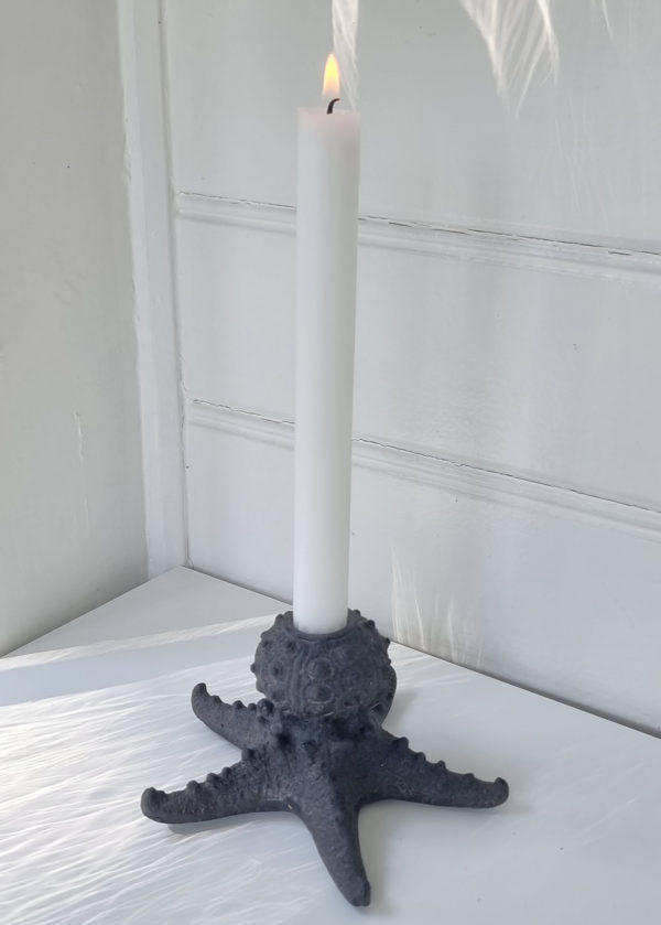 blackfisk-ljusstake-brun-svart