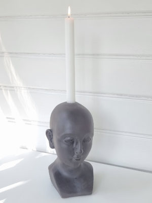 Ljusstake byst huvud till ljus. Besök Blickfång.se