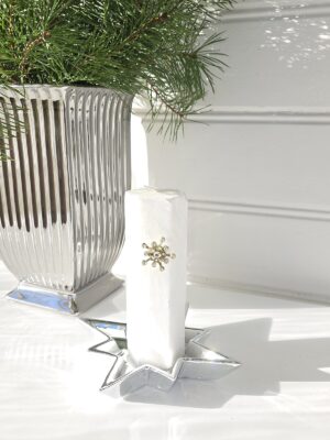 Litet fat stjärna i silver. Besök blickfång.se