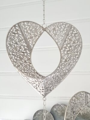 Hänglykta hjärta i silver med hålmönster. Besök Blickfång.se