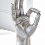 Hand i silver fine för dekoration. Besök Blickfång.se