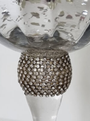 Ljusstake par i fattigmanssilver med strass. Besök blickfång.se