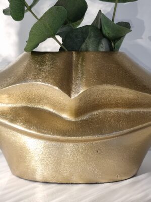 vas-mun-i-guld-metall. Besök blickfång.se