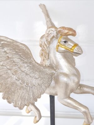 Pegasus häst med vingar för dekoration. Besök Blickfång.se