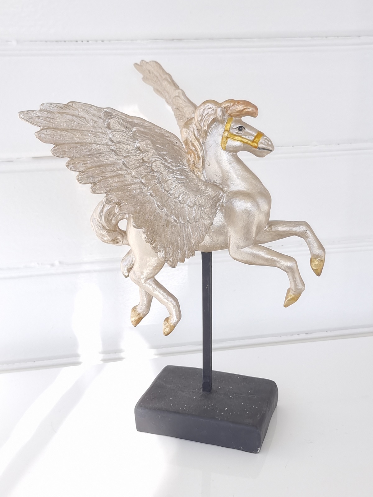 Pegasus häst med vingar för dekoration. Besök Blickfång.se