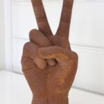 Hand i rost för dekoration. Besök blickfång.se
