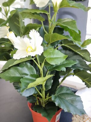 Konstgjord vit hibiscus i kruka. Besök blickfång.se
