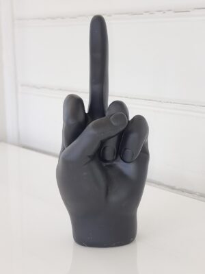 svart-hand-figur-for-dekoration