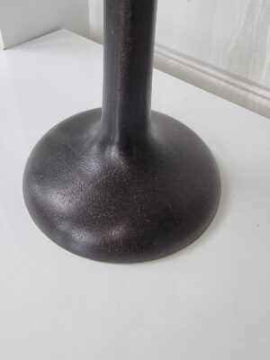 Kandelaber ruff i mörkbrun metall. Besök Blickfång.se