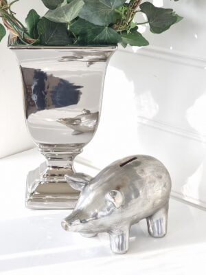Spargris i silver dekoration. Besök Blickfång.se