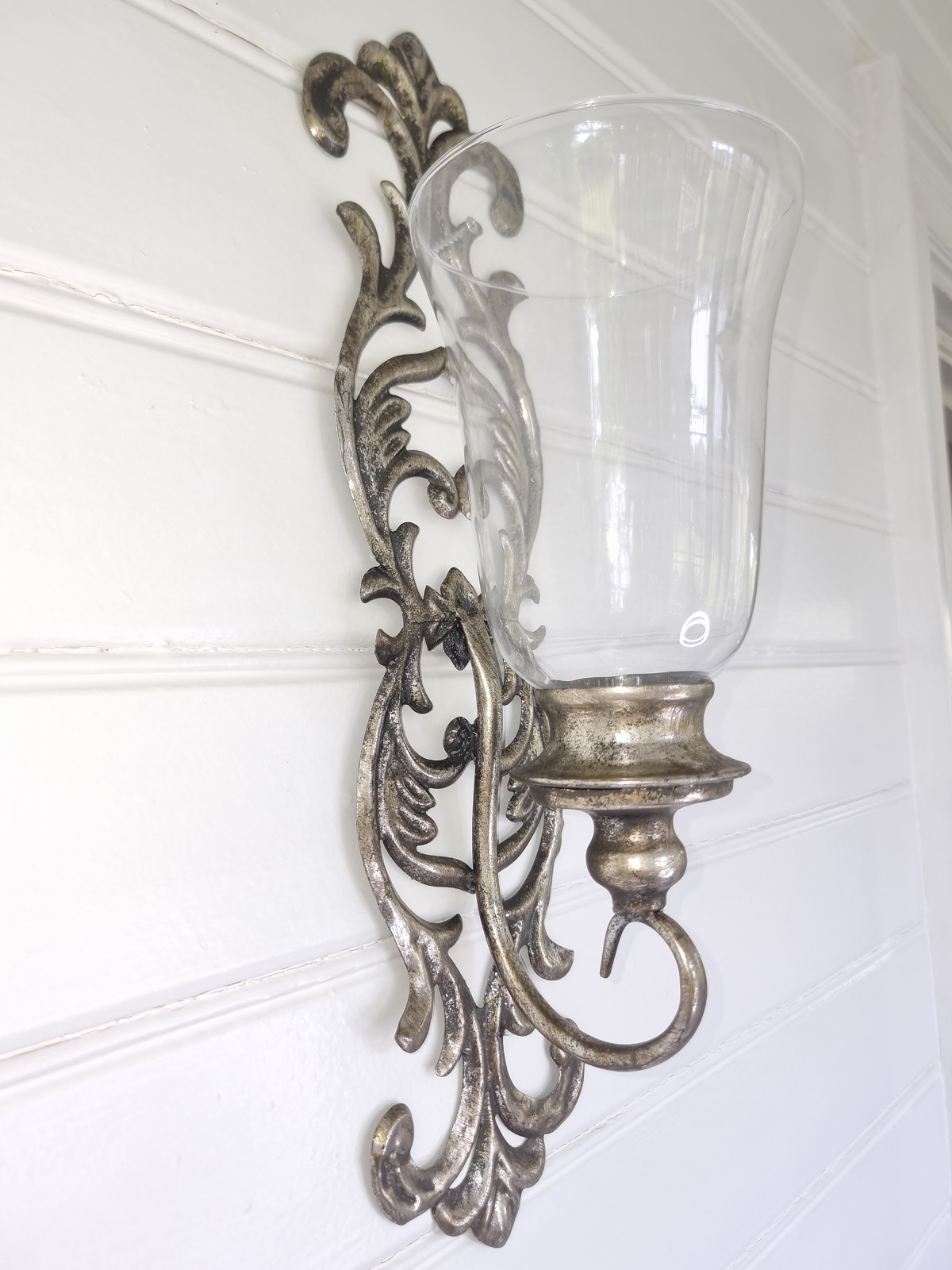 Vägglampett i antik silver gammaldags stil. *Besök Blickfång.se