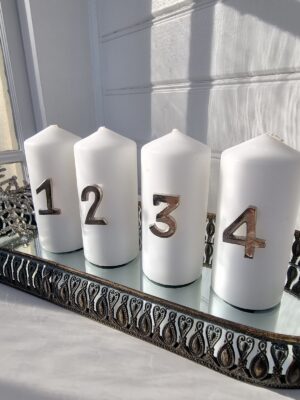 Adventssiffror i silver till blockljus. Besök blickfång.se