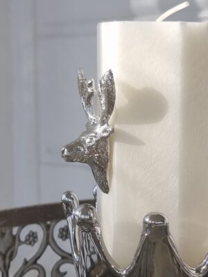 Pins ljussmycke hjort i silver. Besök blickfång.se