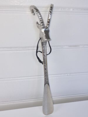 Skohorn i silver med stenbock huvud. Besök Blickfång.se