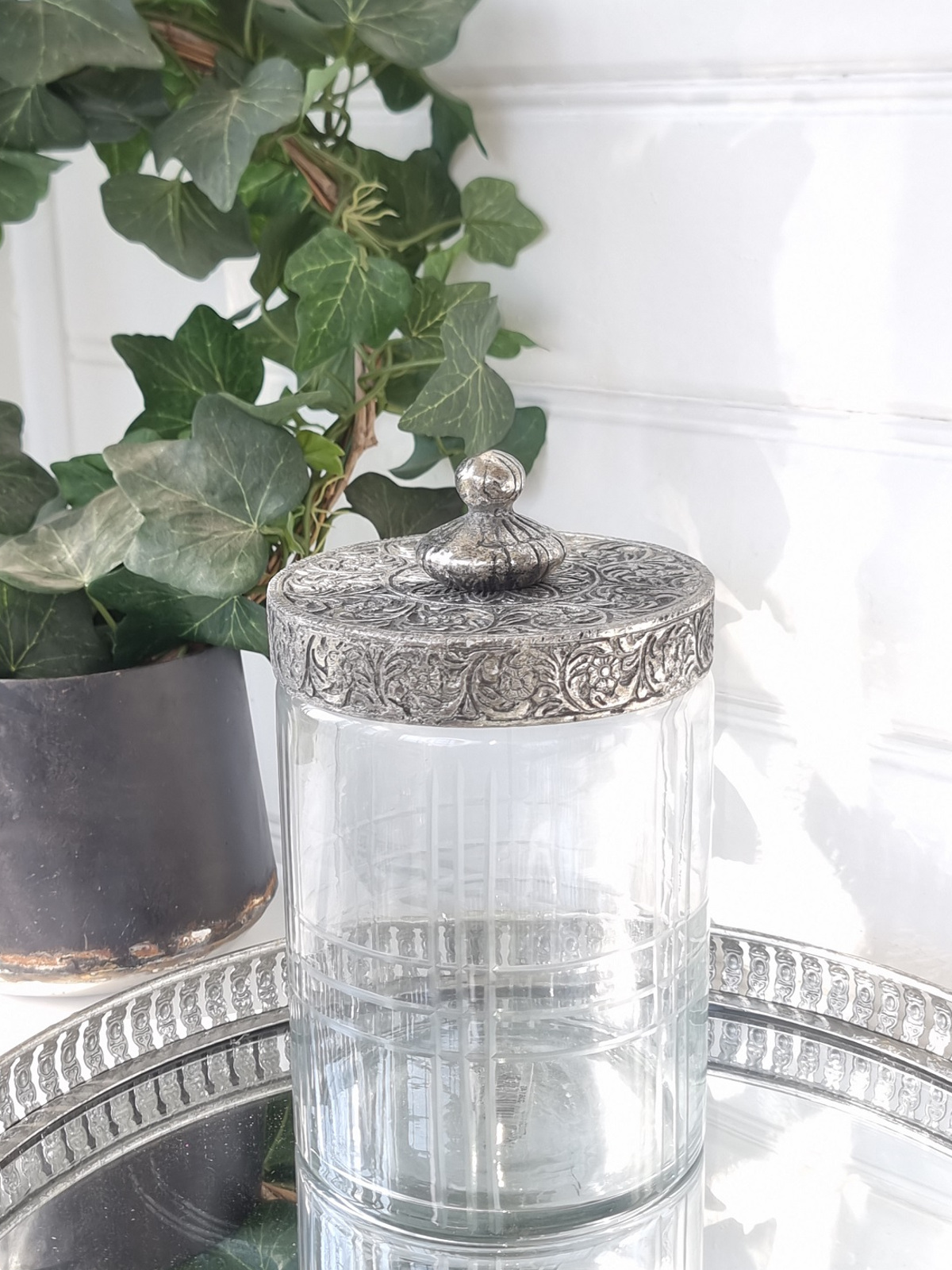 Glasburk rund med silverlock. Besök blickfång.se
