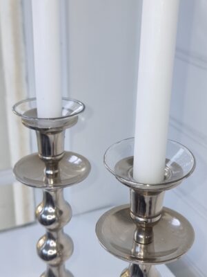 Ljusmanschett i glas med silverkant. Besök blickfång.se
