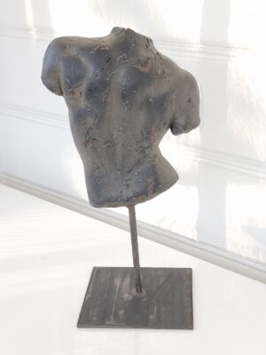 Torso man på stativ för dekoration. Besök Blickfång.se