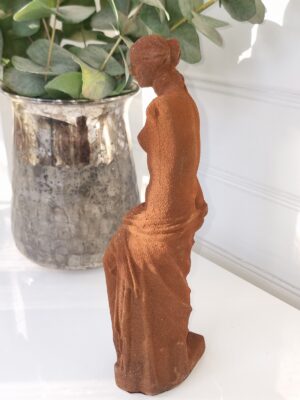 Venus rost figur för dekoration. Besök blickfång.se