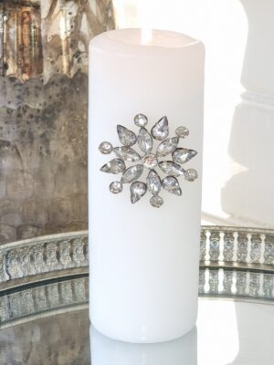 Ljusdekoration pin snöstjärna med strass. Besök Blickfång.se