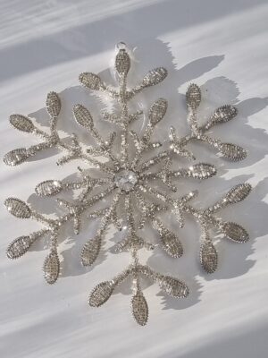 Snöflinga i silver att hänga. Besök blickfång.se