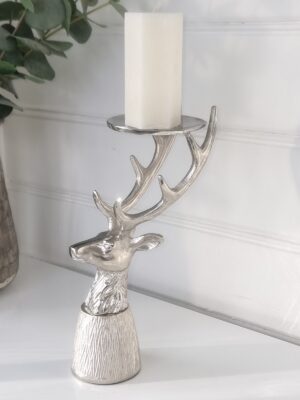 Hjort i silver ljusstake till blockljus. Besök Blickfång.se