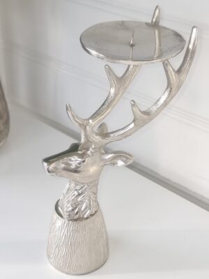 Hjort i silver ljusstake till blockljus. Besök Blickfång.se